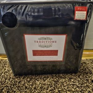 Traditions Collection 4pc Sheet Set with Plush Throw